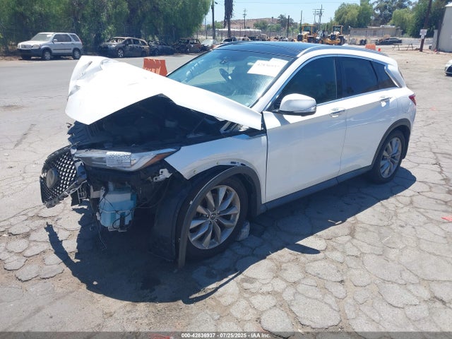 Infiniti 2019 2019 3PCAJ5M10KF138983 Image 2