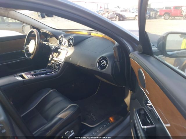 2011 JAGUAR XJ SAJWA2GE6BMV03131 Photo 4