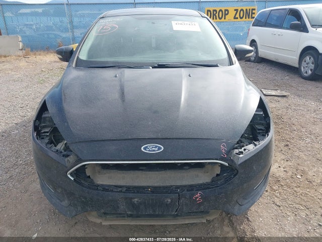 1FADP3K21GL374015 Ford 2016