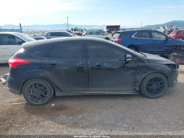 1FADP3K21GL374015 Ford 2016