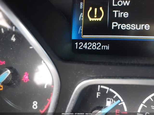 1FADP3K21GL374015 Ford 2016