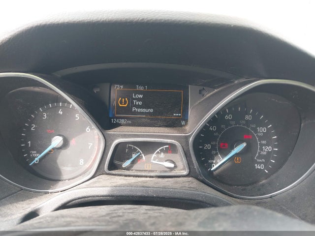 1FADP3K21GL374015 Ford 2016