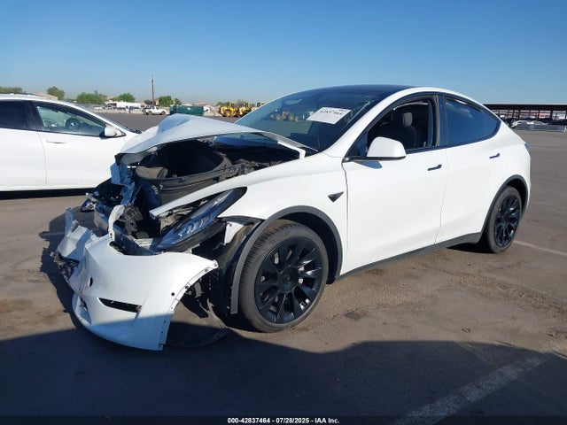 7SAYGDEE8NA017647 Tesla Model Y