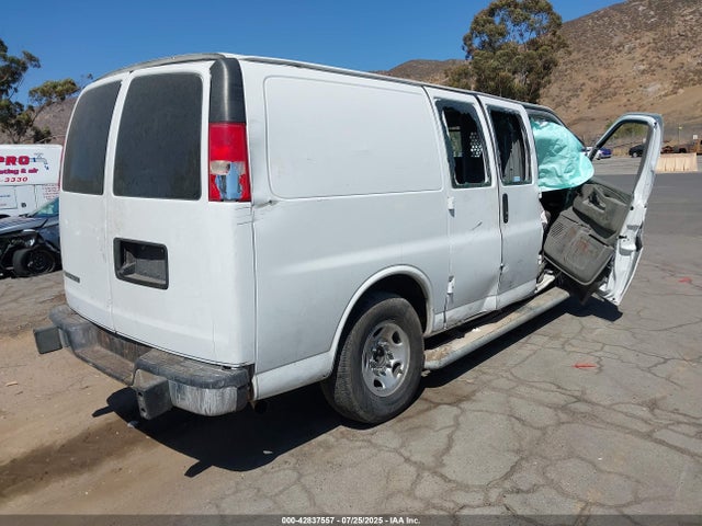 1GCWGAFG9J1906885 Chevrolet Express 2500 Work Van