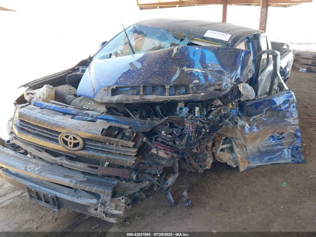 Toyota 1ur-fe 2014 5TFRM5F17EX074071 Image 2