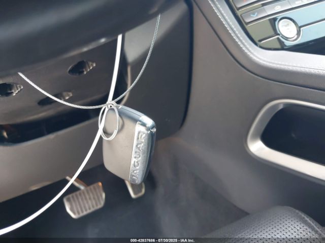 2017 JAGUAR F-PACE SADCL2BV2HA495109 Photo 10