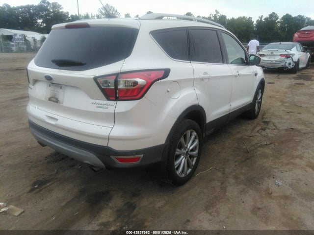 1FMCU0J9XHUC14377 Ford Escape