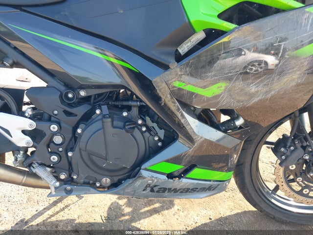 JKAEXKG10KDA35626 Kawasaki Ninja 400