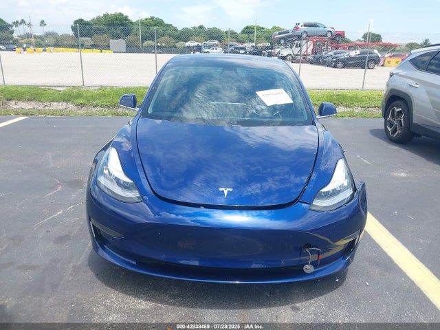 5YJ3E1EA8JF102302 Tesla 2018
