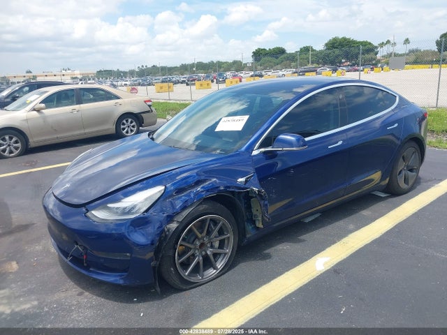 2018 TESLA MODEL 3 5YJ3E1EA8JF102302 Photo 1