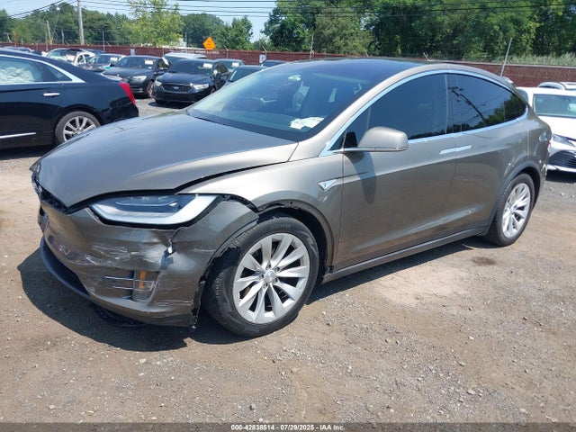 5YJXCBE26GF008224 Tesla MODEL X