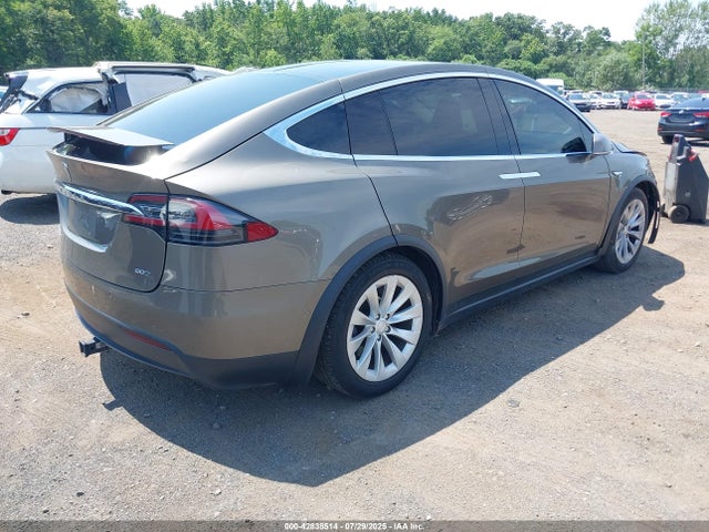 5YJXCBE26GF008224 Tesla MODEL X