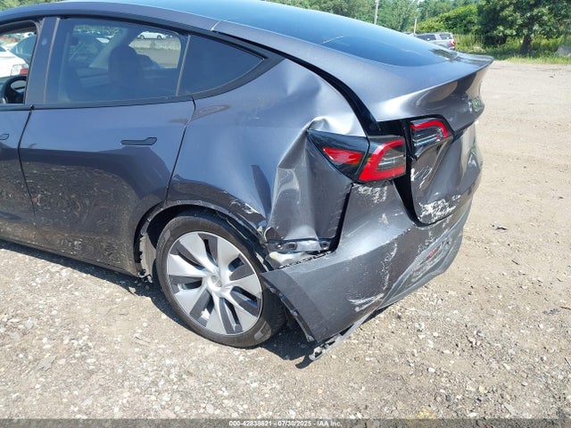 7SAYGDEE6PA185676 Tesla Model Y