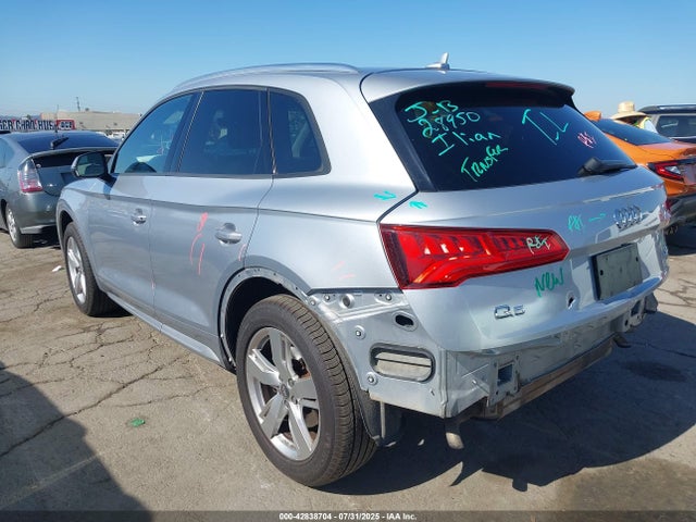 2018 AUDI Q5 WA1ANAFY4J2084722 Photo 2