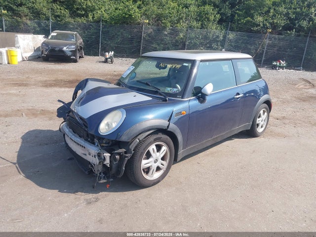 2006 MINI COOPER WMWRC33566TK18780 Photo 1