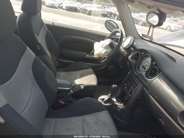 2006 MINI COOPER WMWRC33566TK18780 Photo 4