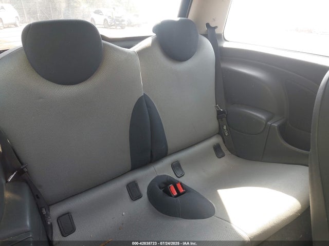 2006 MINI COOPER WMWRC33566TK18780 Photo 7