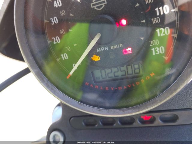 2017 HARLEY-DAVIDSON XL883 1HD4LE212HC446624 Photo 6