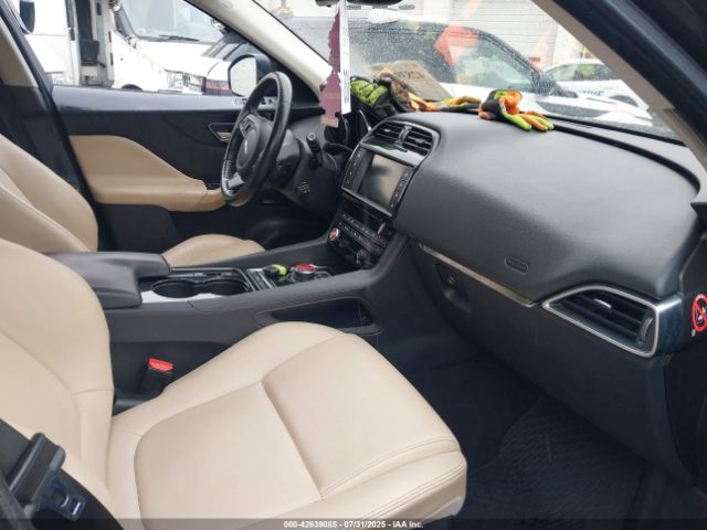 2017 JAGUAR F-PACE SADCJ2BV6HA075293 Photo 4