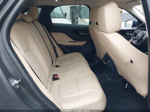 2017 JAGUAR F-PACE SADCJ2BV6HA075293 Photo 7