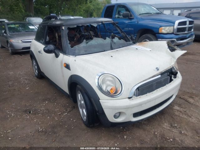 2010 MINI COOPER WMWMF3C56ATZ65239 Photo 0