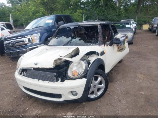 2010 MINI COOPER WMWMF3C56ATZ65239 Photo 1