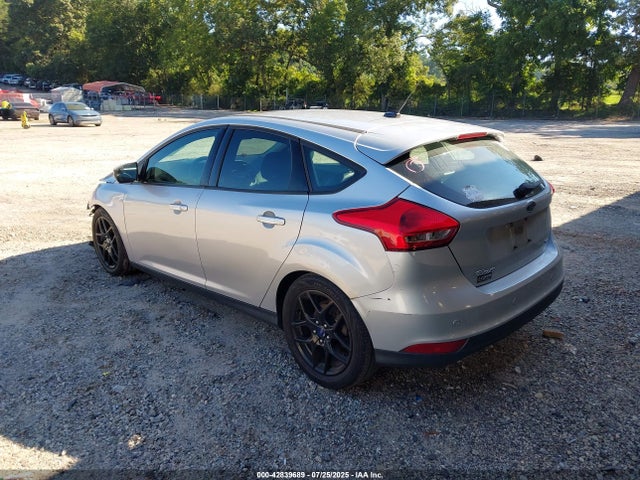 Ford Focus 2016 1FADP3K29GL333034 Image 3