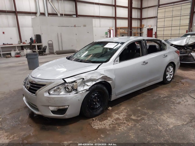 Nissan Altima 2015 1N4AL3AP4FN869890 Image 2