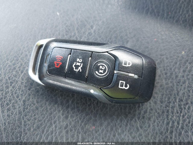 1FATP8EM4G5280088 Ford 2016