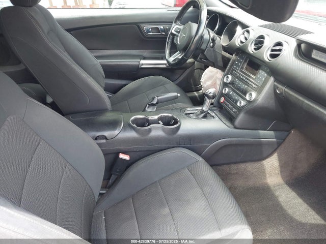 1FATP8EM4G5280088 Ford 2016