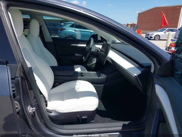 2022 TESLA MODEL 3 5YJ3E1EB7NF109613 Photo 4