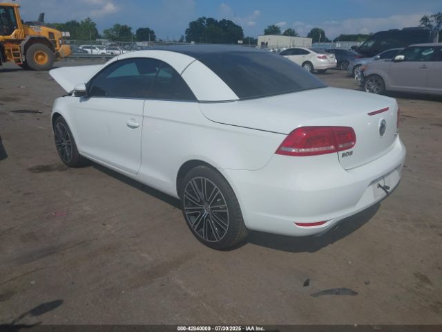 2015 VOLKSWAGEN EOS WVWFW8AH9FV002451 Photo 2