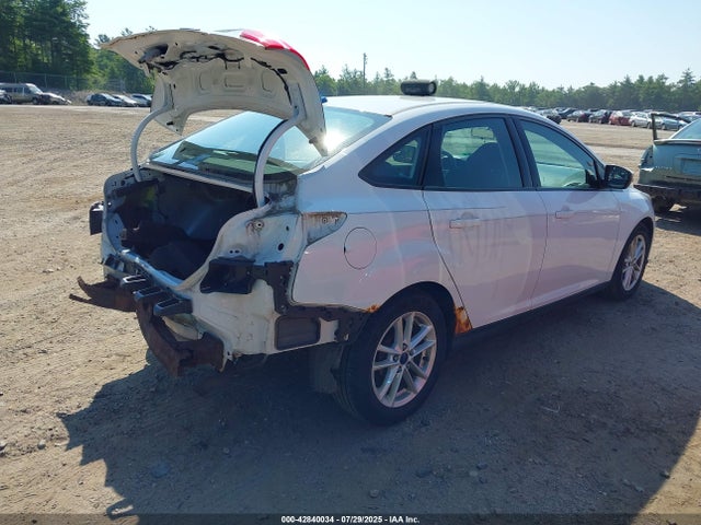 Ford 2016 2016 1FADP3F20GL375568 Image 4