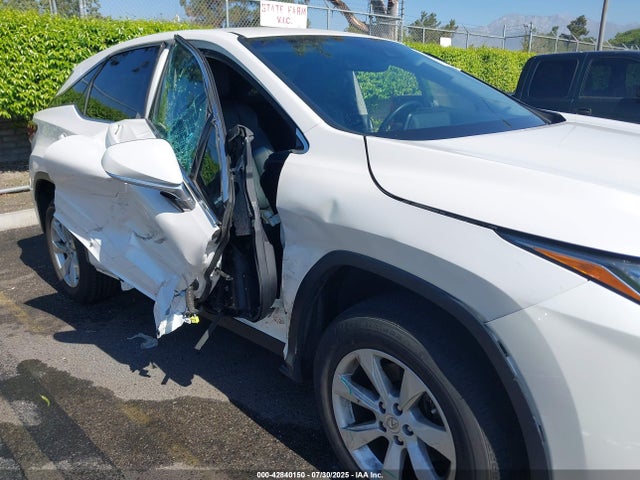 Lexus 2017 2017 2T2ZZMCA7HC039612 Image 17
