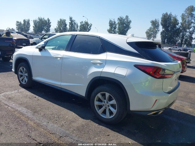Lexus 2017 2017 2T2ZZMCA7HC039612 Image 3