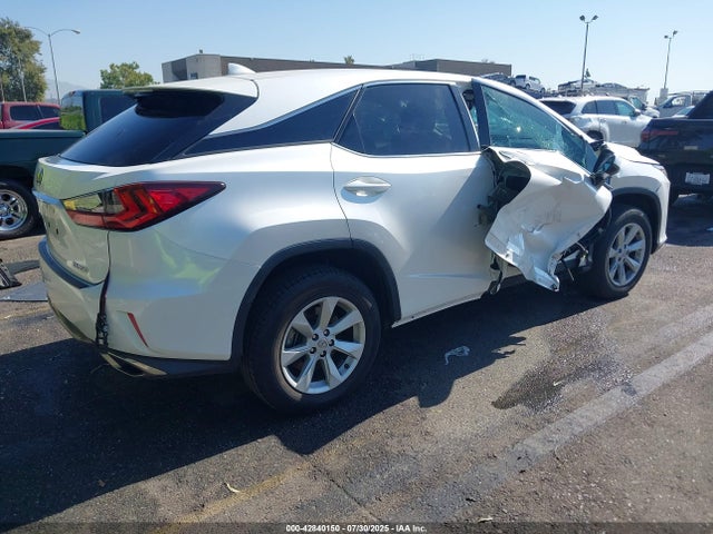 Lexus 2017 2017 2T2ZZMCA7HC039612 Image 4