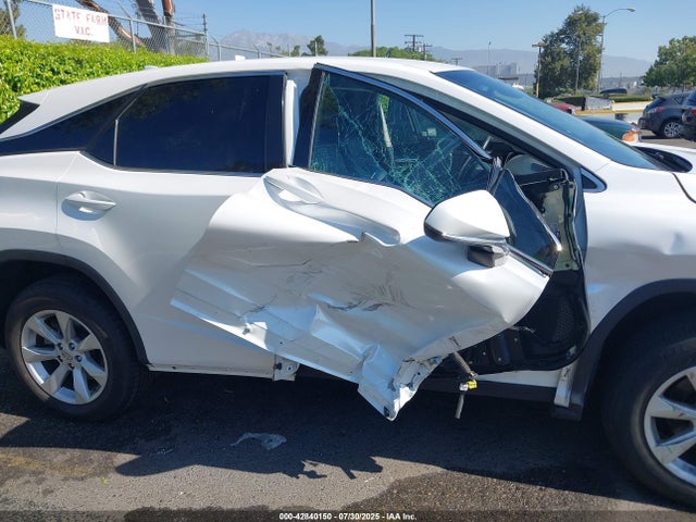 Lexus 2017 2017 2T2ZZMCA7HC039612 Image 6