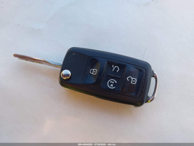 Volkswagen 2021 2021 1VWSA7A30MC010018 Image 11