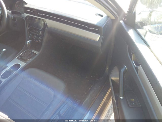 Volkswagen 2021 2021 1VWSA7A30MC010018 Image 5