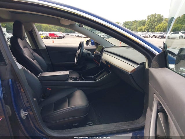 2019 TESLA MODEL 3 5YJ3E1EB2KF387539 Photo 4