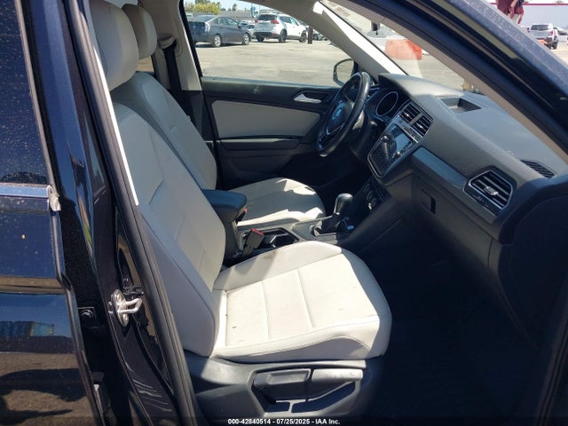 3VV3B7AX0KM142619 Volkswagen 2019