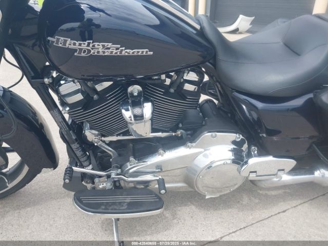 2020 HARLEY-DAVIDSON FLHX 1HD1KBC11LB602010 Photo 8