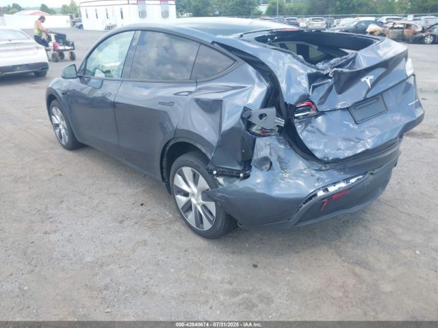 2023 TESLA MODEL Y 7SAYGDEE6PA182390 Photo 2