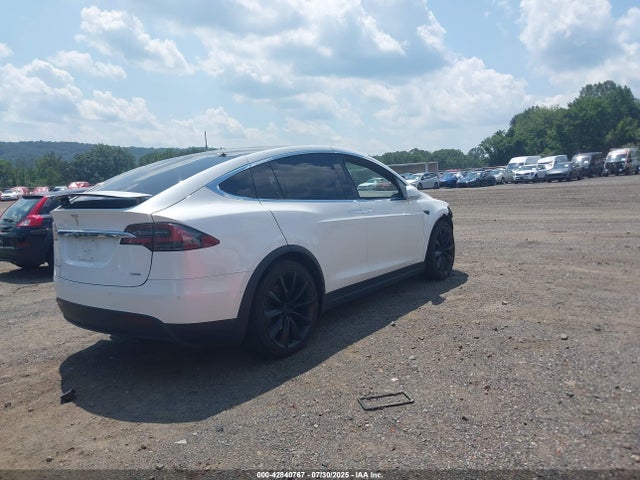 2018 TESLA MODEL X 5YJXCBE26JF112770 Photo 3