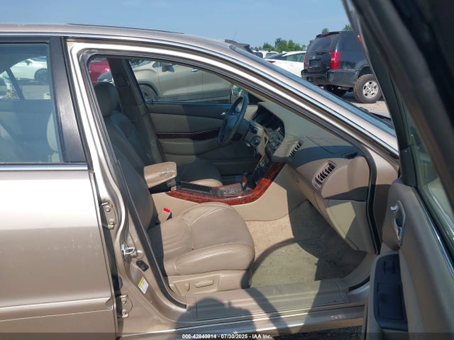 42840814 :رقم المزاد ، 19UUA5667YA007204 vin ، 2000 Acura Tl 3.2 مزاد بيع