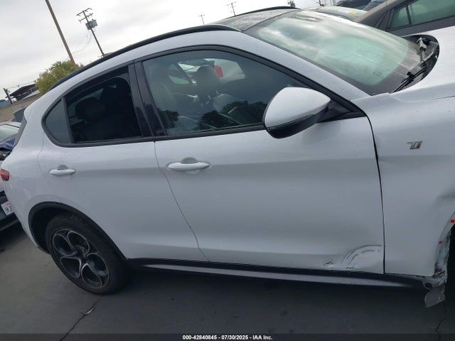 Alfa Romeo Stelvio 2022 ZASPAKBNXN7D32081 Image 13
