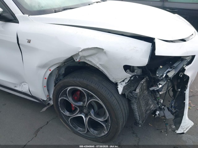 Alfa Romeo Stelvio 2022 ZASPAKBNXN7D32081 Image 11