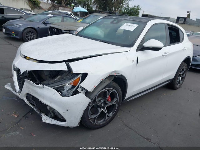 Alfa Romeo Stelvio 2022 ZASPAKBNXN7D32081 Image 2