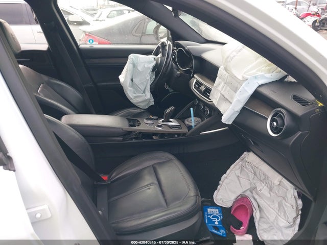Alfa Romeo Stelvio 2022 ZASPAKBNXN7D32081 Image 5