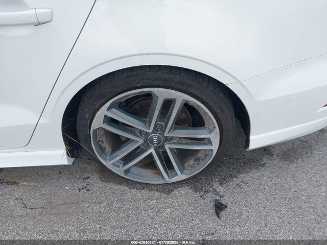 2018 AUDI A3 WAUJ8GFF8J1040658 Photo 5